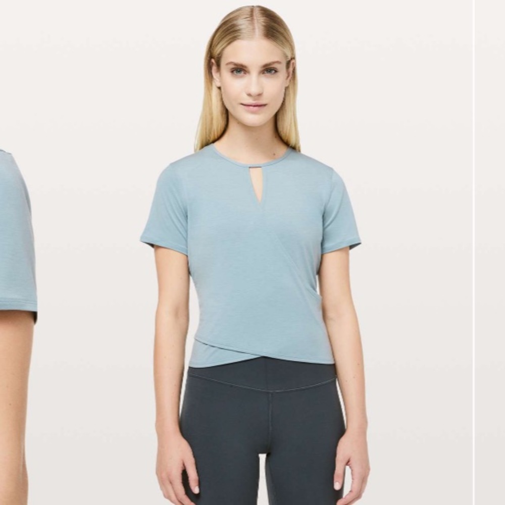 Lululemon Round Trip Short Sleeve in Blue Cast Size 12